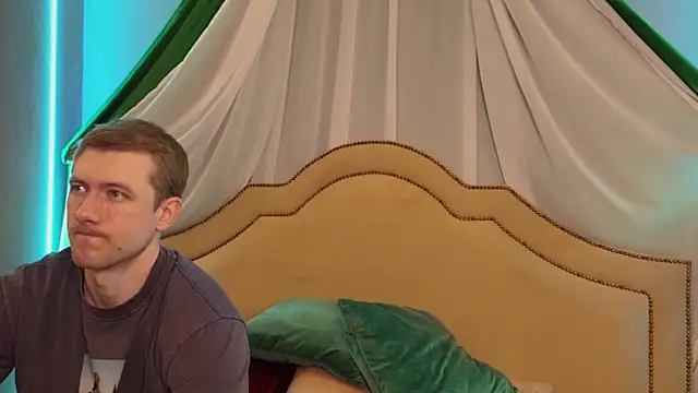 EthanPinkman online show from June 9, 2026, 4:57 am
