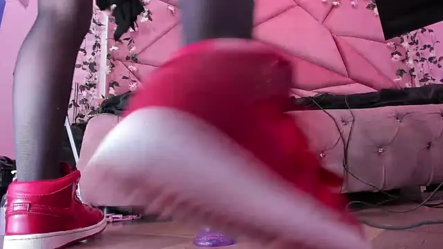 LilithCooperr  online show from January 18, 2025, 1:08 am