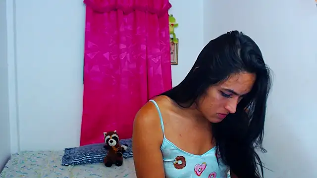 misss estrella online show from September 23, 2025, 11:02 am