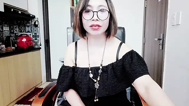 Miu-Le online show from November 7, 2025, 9:31 am