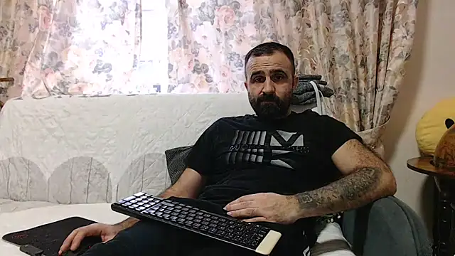 Snapshot of ivat80 chatting on February 13, 2025, 3:14 pm ivat80 online show from February 13, 2025, 3:14 pm