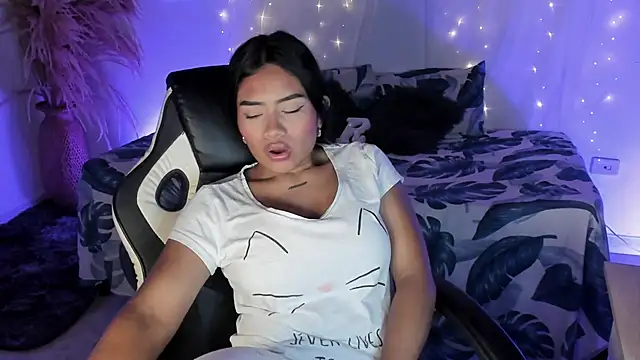 Riana Kean online show from March 9, 2026, 3:54 am