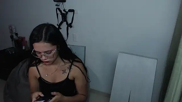 01antoniafranco online show from March 17, 2025, 11:21 pm