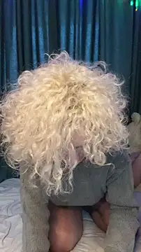 MrMrsRight online show from December 17, 2024, 6:56 am