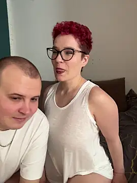 Snapshot of MrMrsRight chatting on February 9, 2026, 9:13 am MrMrsRight online show from February 9, 2026, 9:13 am