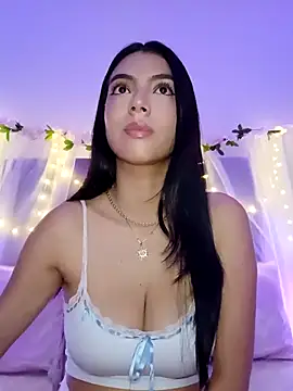 Julie Bennet online show from February 6, 2026, 4:17 am