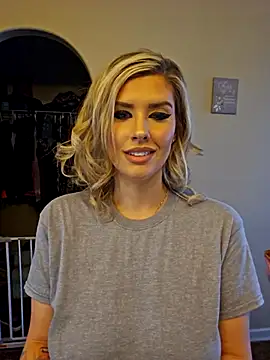 ellieconradxo online show from March 7, 2025, 4:55 pm