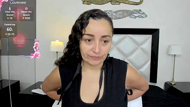  luna  sweet  online show from March 12, 2025, 3:24 am