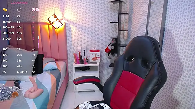 CATIAJONES online show from October 10, 2025, 6:51 pm