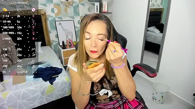 CATIAJONES online show from January 13, 2026, 6:46 pm