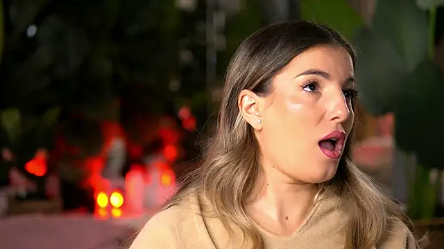 Snapshot of KellyMathews chatting on January 12, 2026, 1:11 am KellyMathews online show from January 12, 2026, 1:11 am