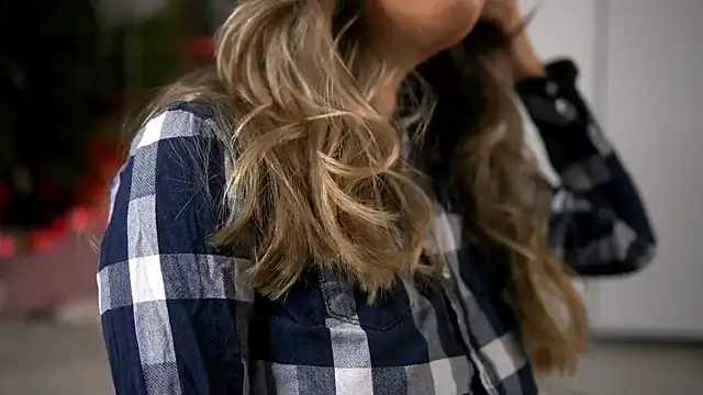 KellyMathews online show from March 20, 2026, 3:11 am