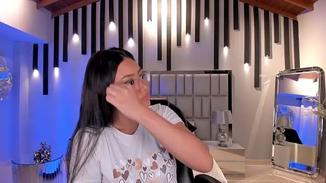 AmberLewis  online show from November 5, 2025, 3:17 am