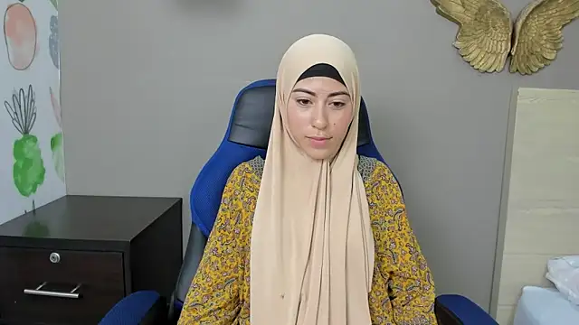 chaymae nah  online show from December 5, 2024, 5:37 am