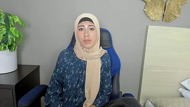 chaymae nah  online show from December 6, 2024, 8:59 am