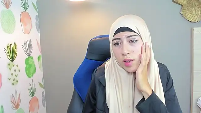 chaymae nah  online show from December 13, 2024, 9:02 am