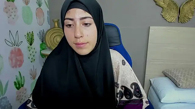 chaymae nah  online show from January 15, 2025, 8:20 am