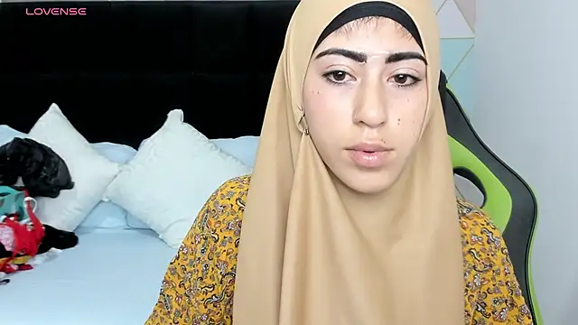 chaymae nah  online show from January 23, 2025, 12:30 pm