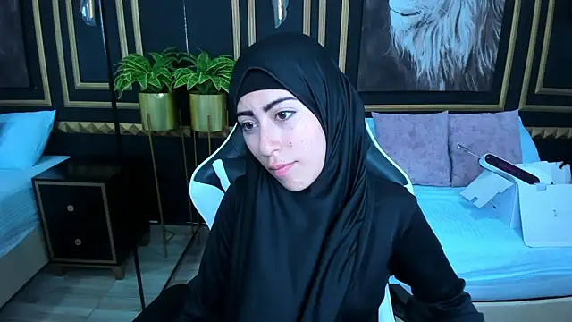 chaymae nah  online show from January 25, 2025, 3:52 pm