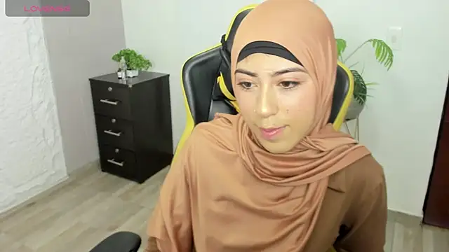 chaymae nah  online show from March 11, 2025, 7:47 pm