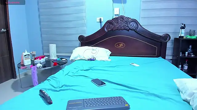 bella-black online show from March 4, 2025, 12:07 am