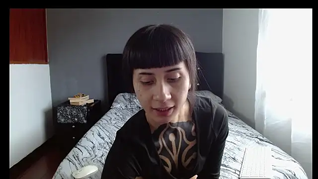 Emilia 1995 online show from April 10, 2026, 12:43 pm