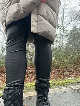 Snapshot of June695_ chatting on January 15, 2025, 10:17 am June695 online show from January 15, 2025, 10:17 am