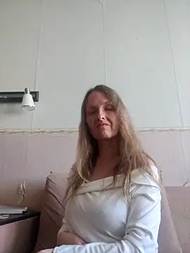 Evelina cute online show from October 1, 2025, 10:10 am