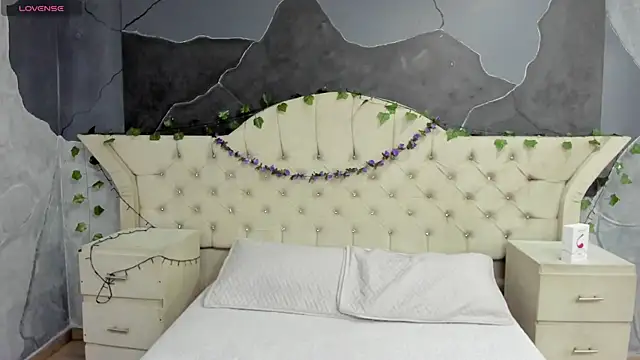 AmberGreyy  online show from November 21, 2025, 6:06 pm