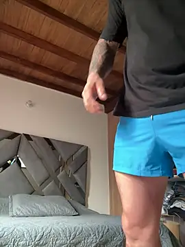 Teilor Creed online show from February 9, 2025, 2:07 pm