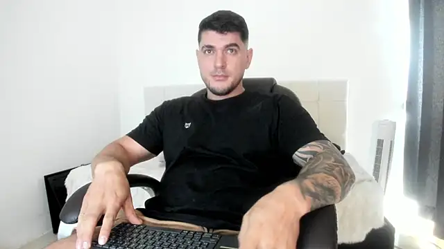 Teilor Creed online show from September 19, 2025, 6:30 pm