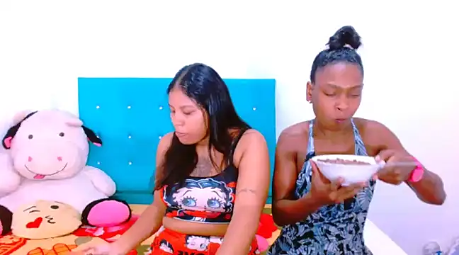 ladypussy69 online show from December 6, 2024, 12:05 pm