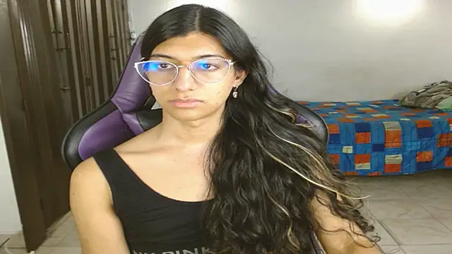 engielphoenis14 online show from November 29, 2025, 2:36 am