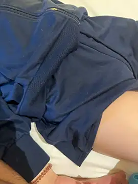 Snapshot of NANAchan_R chatting on February 12, 2025, 3:38 pm NANAchan R online show from February 12, 2025, 3:38 pm