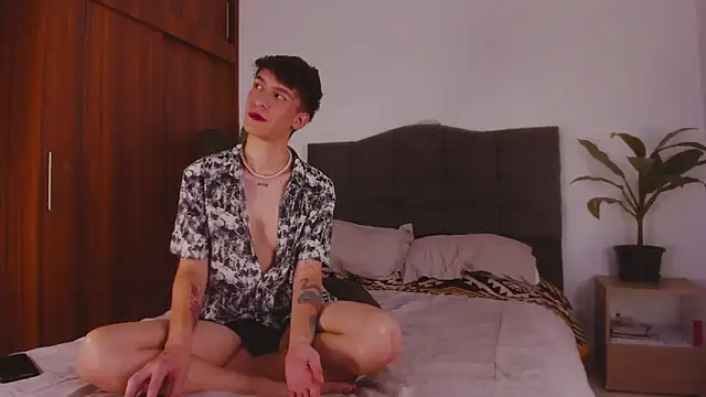 2gays 1Str8 online show from February 4, 2025, 9:20 pm