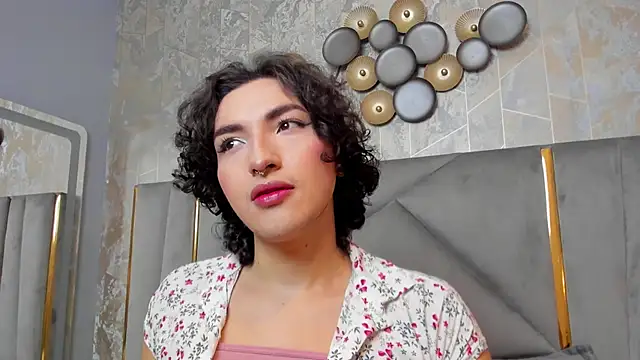 Snapshot of TomLondon_ chatting on January 19, 2025, 11:45 am TomLondon  online show from January 19, 2025, 11:45 am