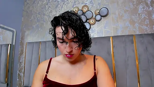 Snapshot of TomLondon_ chatting on January 27, 2025, 11:43 am TomLondon  online show from January 27, 2025, 11:43 am