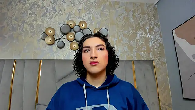 Snapshot of TomLondon_ chatting on February 4, 2025, 11:49 am TomLondon  online show from February 4, 2025, 11:49 am