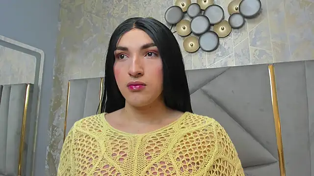 Snapshot of TomLondon_ chatting on February 7, 2025, 11:45 am TomLondon  online show from February 7, 2025, 11:45 am