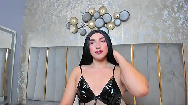 Snapshot of TomLondon_ chatting on February 11, 2025, 11:43 am TomLondon  online show from February 11, 2025, 11:43 am