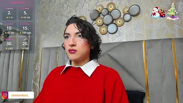 Snapshot of TomLondon_ chatting on February 12, 2025, 11:40 am TomLondon  online show from February 12, 2025, 11:40 am