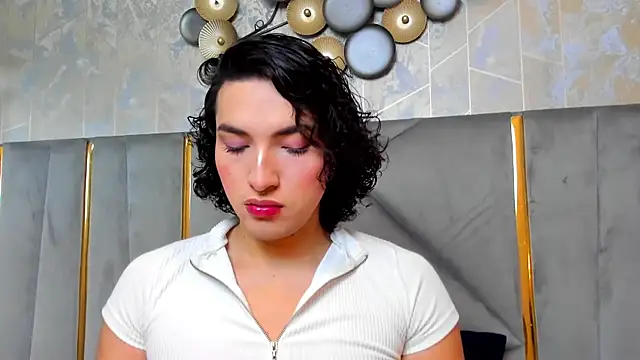 Snapshot of TomLondon_ chatting on February 18, 2025, 11:44 am TomLondon  online show from February 18, 2025, 11:44 am