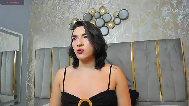 Snapshot of TomLondon_ chatting on February 28, 2025, 11:36 am TomLondon  online show from February 28, 2025, 11:36 am