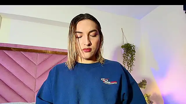 Snapshot of TomLondon_ chatting on September 29, 2025, 11:59 am TomLondon  online show from September 29, 2025, 11:59 am