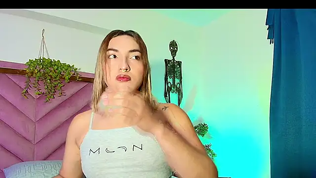 Snapshot of TomLondon_ chatting on October 4, 2025, 12:47 pm TomLondon  online show from October 4, 2025, 12:47 pm