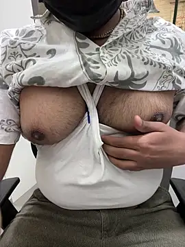 dick69lil online show from May 15, 2026, 6:42 am