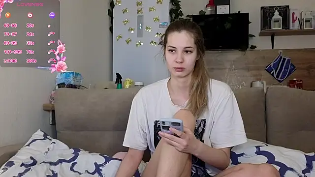 Girl alone home online show from March 23, 2025, 2:48 am