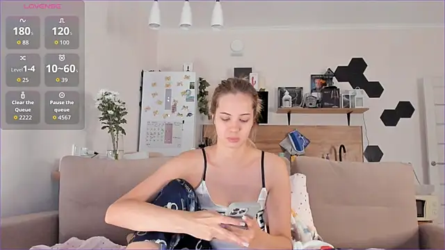 Girl alone home online show from October 13, 2025, 4:01 am