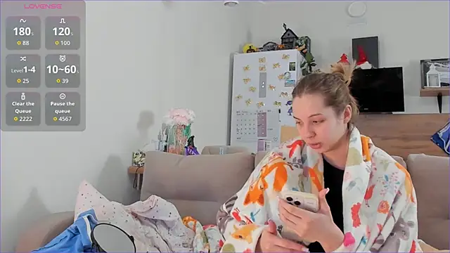 Girl alone home online show from February 19, 2026, 3:57 am