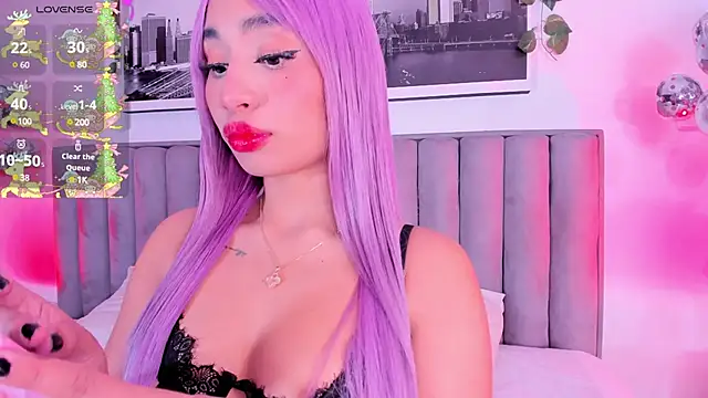 Snapshot of MandyWester chatting on December 18, 2024, 8:47 pm MandyWester online show from December 18, 2024, 8:47 pm
